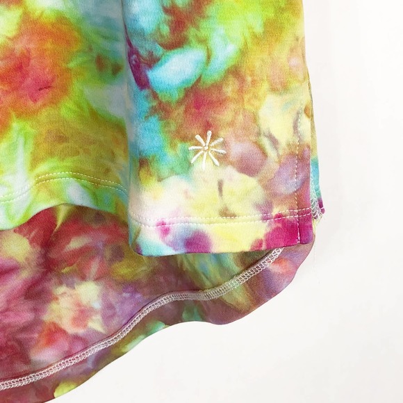 Isaac Mizrahi Live Womens Small Top Tie Dye Bones Day Pink Green Blue 654 - Picture 8 of 9
